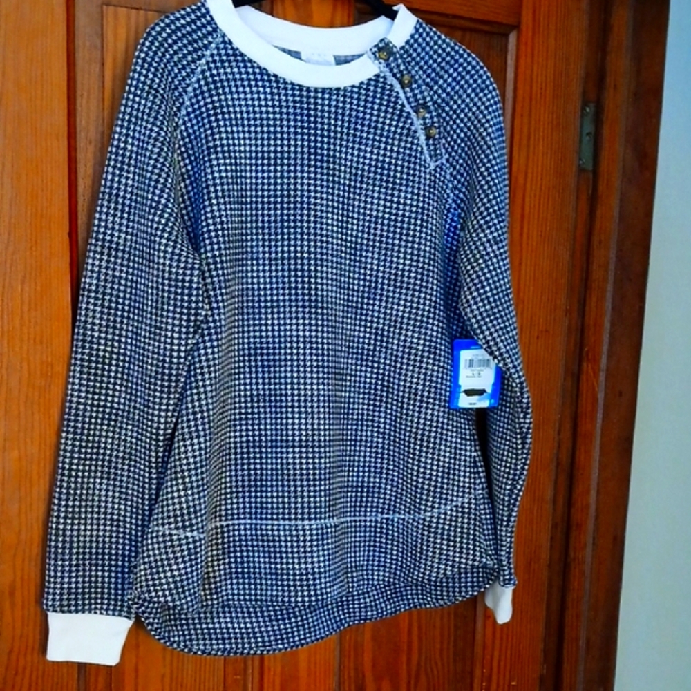 NWT Columbia WOMEN's Black and White Crewneck Sweater